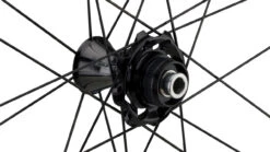 Campagnolo® Set De Roues En Carbone Bora WTO 45 Disc Center Lock 28" -Shimano Soldes Magasin 322909