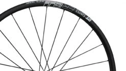 Dt-swiss Set De Roues ER 1600 SPLINE 23 Disc Center Lock 28" 11 Dt-swiss Set De Roues ER 1600 SPLINE 23 Disc Center Lock 28" -Shimano Soldes Magasin 436969