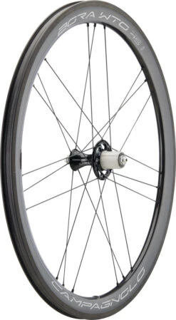Campagnolo® Set De Roues En Carbone Bora WTO 45 Road 28" 27 Campagnolo® Set De Roues En Carbone Bora WTO 45 Road 28" -Shimano Soldes Magasin 464532