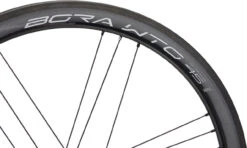 Campagnolo® Set De Roues En Carbone Bora WTO 45 Road 28" 29 Campagnolo® Set De Roues En Carbone Bora WTO 45 Road 28" -Shimano Soldes Magasin 464534